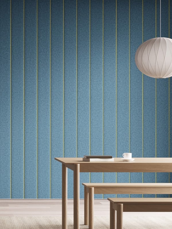 Rille in blue with table and chairs