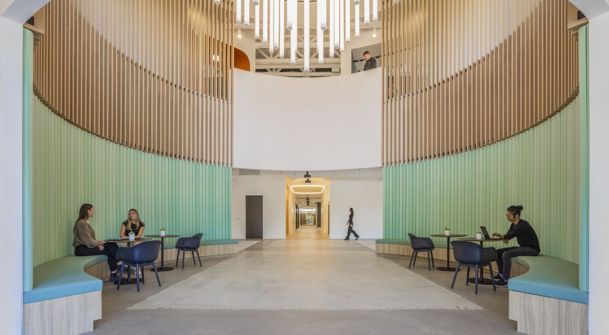 ARO Plank 1 on curved walls at Airbnb 