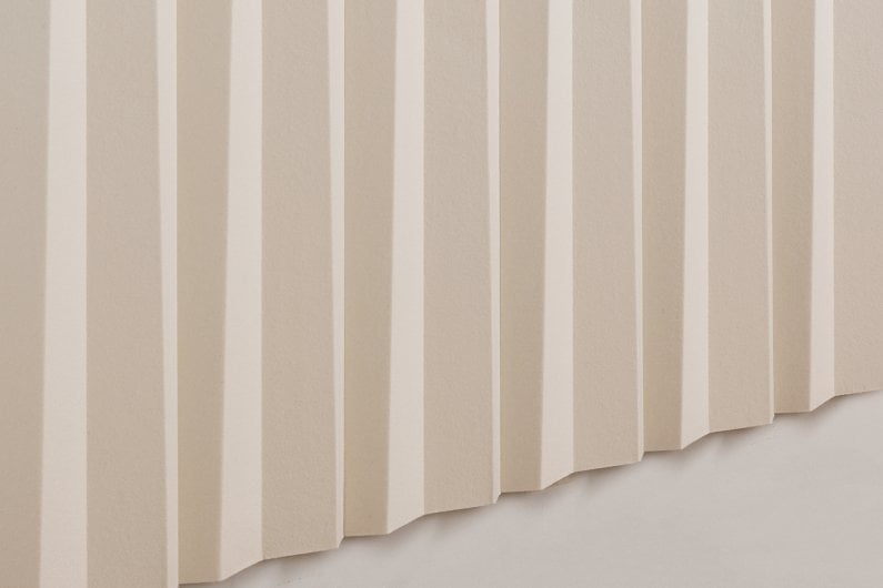 Peak in 100 WolWeiß angled view